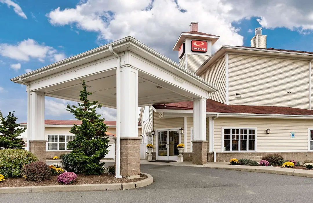Econo Lodge Hadley Near University-1